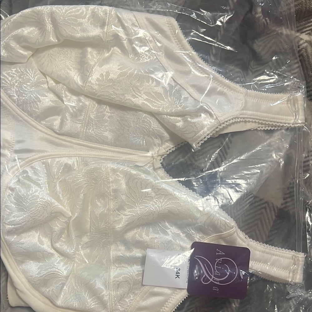 AVIANA CREAM Full-Coverage WIRE FREE BRA SIZE 34K style 2353